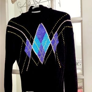 Beautiful lord and Taylor super soft sweater